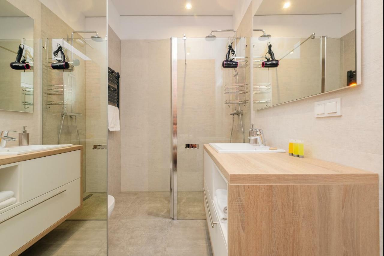 Stare Bielany 2-Bedroom Apartment Varsó Kültér fotó