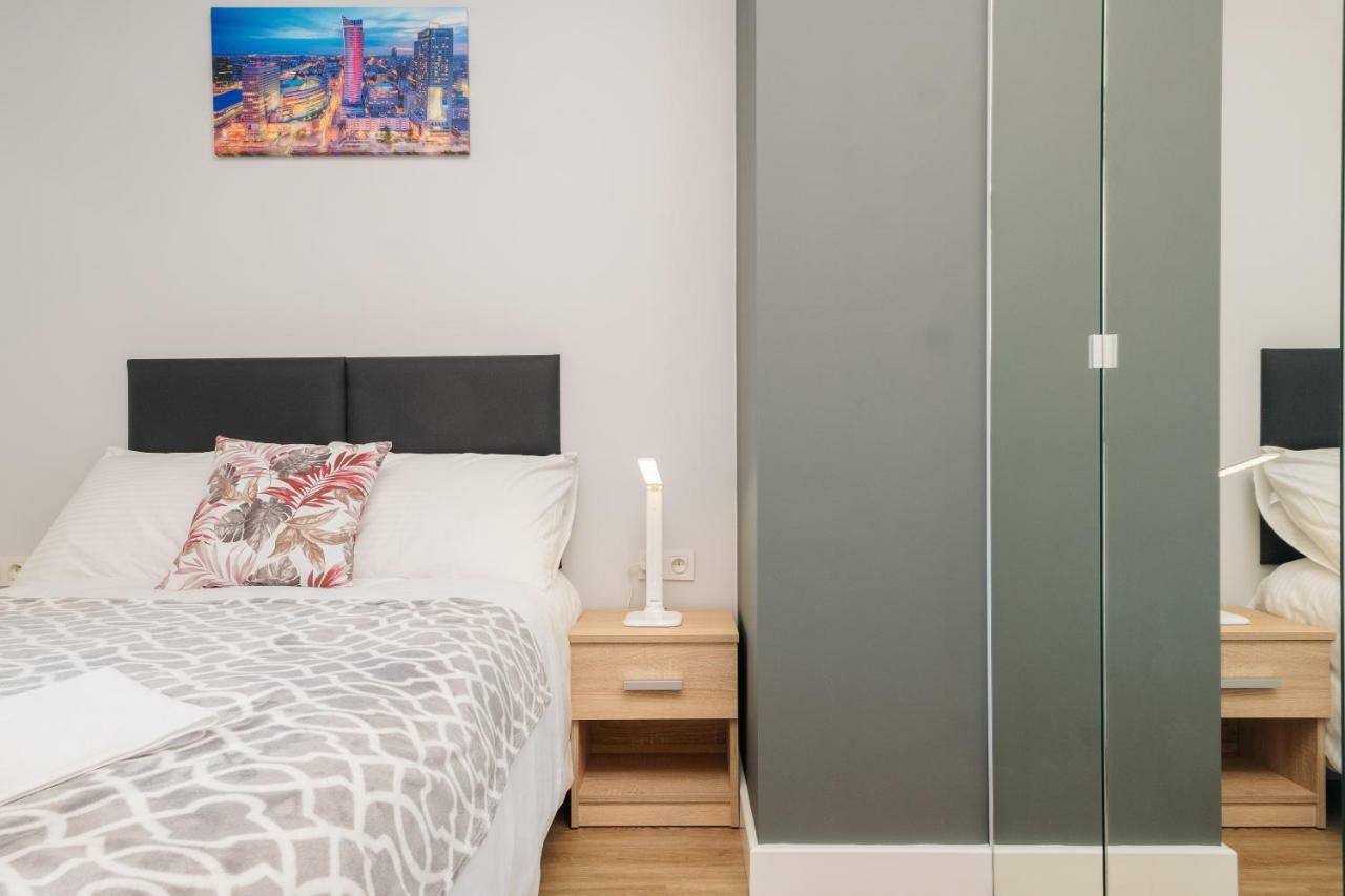 Stare Bielany 2-Bedroom Apartment Varsó Kültér fotó